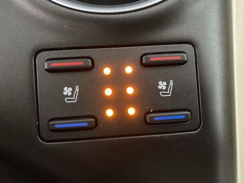 Used 2024 Toyota Camry XLE w/ Navigation Package image 20