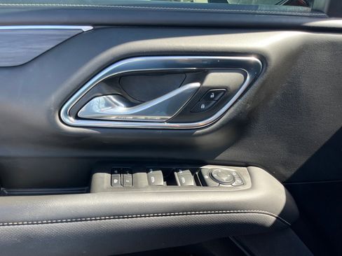 Used 2023 GMC Yukon SLT image 11