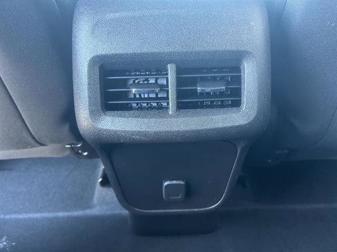 Certified 2018 Chevrolet Equinox LT image 29