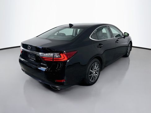 Used 2017 Lexus ES 350 w/ Luxury Package FWD image 7