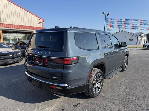 Used 2024 Jeep Wagoneer Series II w/ Flexible Seating Group AWD/4WD image 4