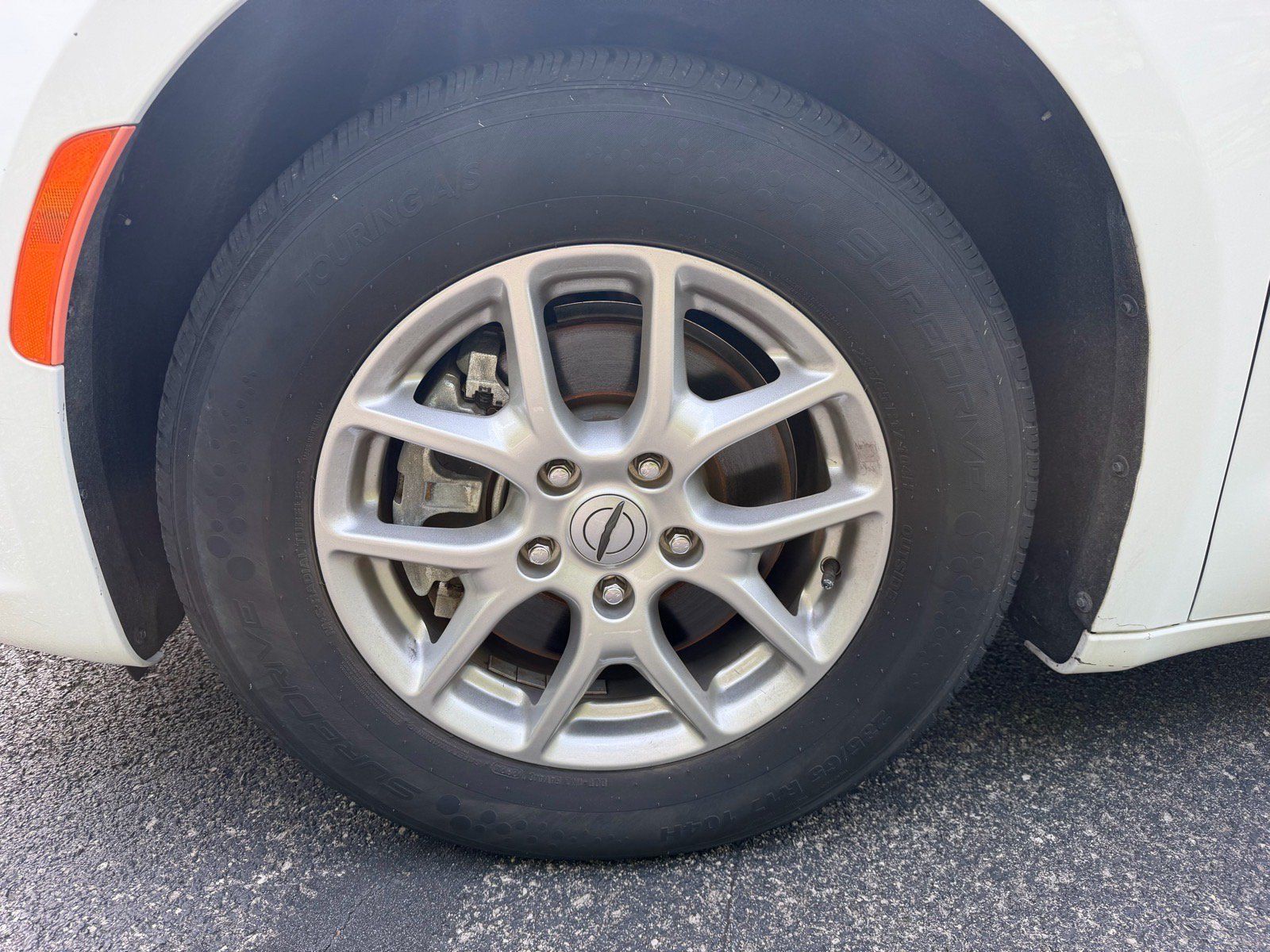 Used 2024 Chrysler Pacifica Touring-L FWD image 19