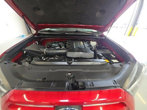 Used 2022 Toyota 4Runner SR5 AWD/4WD image 24