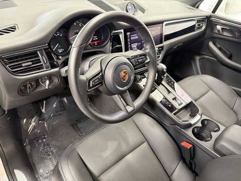 Certified 2026 Porsche Macan S AWD/4WD image 4