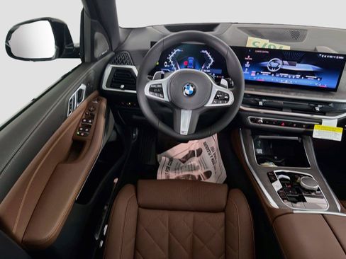 New 2026 BMW X5 xDrive40i w/ M Sport Package AWD/4WD image 24