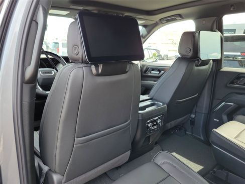 New 2026 GMC Yukon Denali w/ Denali Reserve Package AWD/4WD image 15