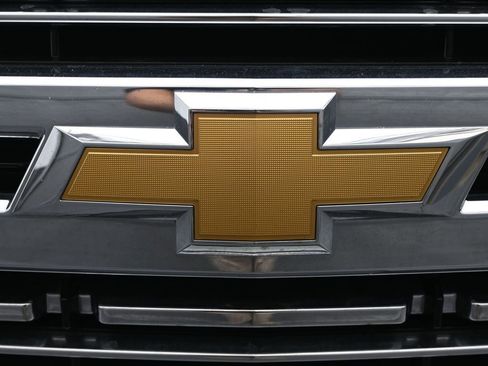Used 2023 Chevrolet Suburban Premier AWD/4WD image 26