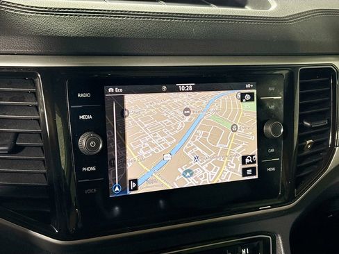 Certified 2022 Volkswagen Atlas SEL R-Line image 17