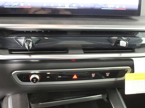 New 2026 BMW X5 xDrive40i w/ Premium Package image 18