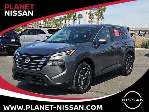 Used 2024 Nissan Rogue SV FWD image 1