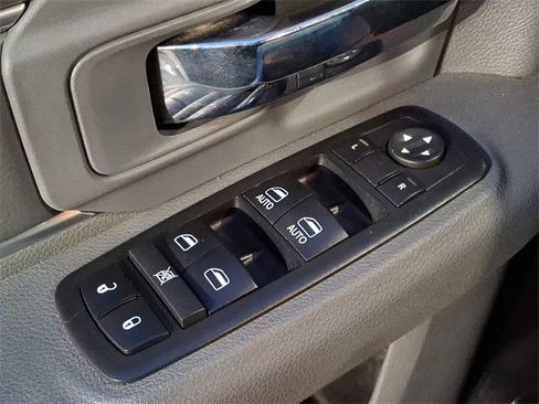 Used 2017 RAM 1500 Classic SLT image 30