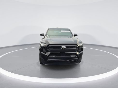 Used 2025 Toyota Tacoma SR image 3