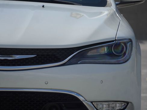 Used 2015 Chrysler 200 C w/ Navigation & Sound Group I image 17