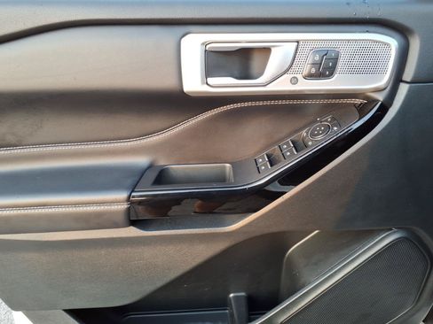 Used 2023 Ford Explorer ST AWD/4WD image 8