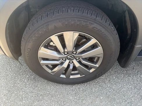 Used 2025 Nissan Pathfinder SV AWD/4WD image 10