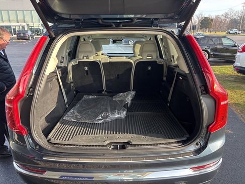 Certified 2024 Volvo XC90 T8 Plus w/ Protection Package Premier image 4