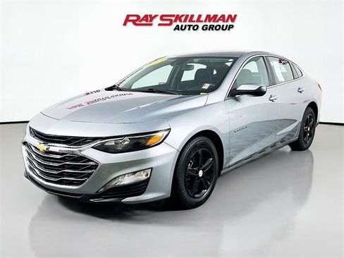 Used 2024 Chevrolet Malibu LT image 3