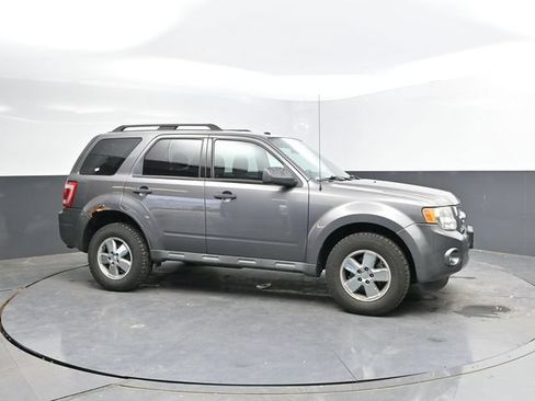 Used 2010 Ford Escape XLT FWD image 3