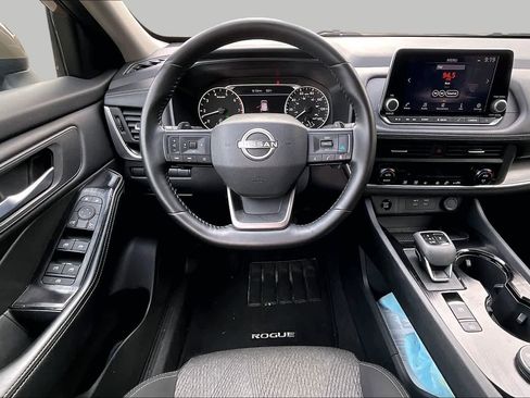 Used 2025 Nissan Rogue SV AWD/4WD image 6