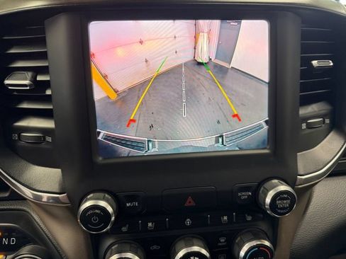 Used 2022 RAM 1500 Laramie AWD/4WD image 18