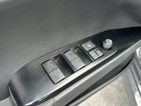 Used 2025 Toyota Camry LE AWD/4WD image 23