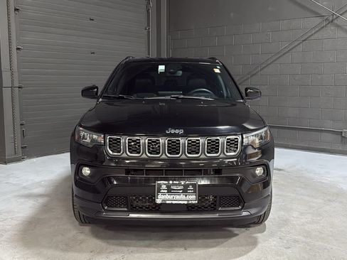 Used 2024 Jeep Compass Latitude AWD/4WD image 3
