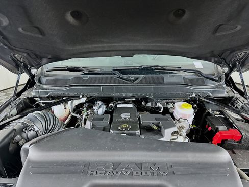 Used 2024 RAM 2500 Laramie w/ Safety Group image 32