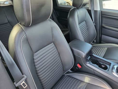 Used 2018 Land Rover Discovery Sport HSE Luxury image 28