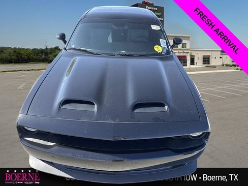 Used 2022 Dodge Challenger SRT Hellcat RWD image 6