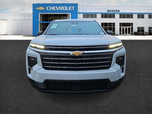 New 2026 Chevrolet Traverse LT image 7