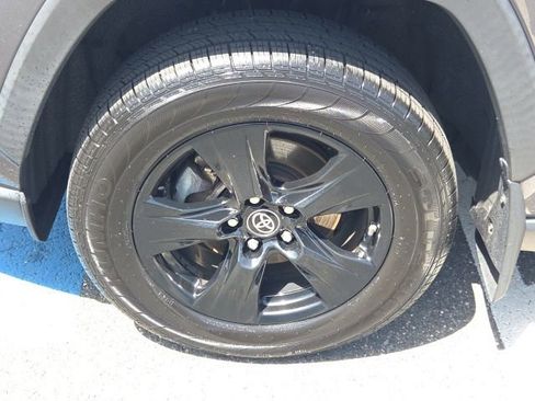 Used 2021 Toyota RAV4 LE w/ Carpet Mat Package (TMS) AWD/4WD image 28