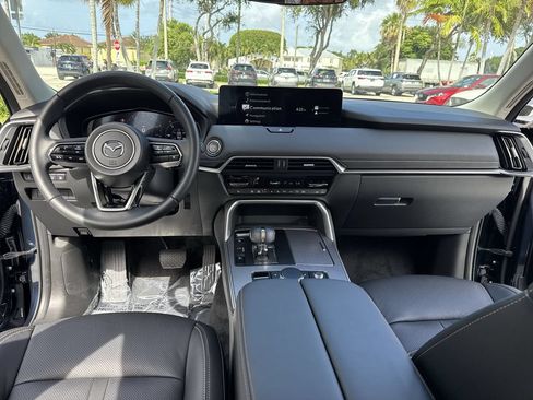 Used 2025 MAZDA CX-90 Plug-In Hybrid w/ Preferred AWD/4WD image 36