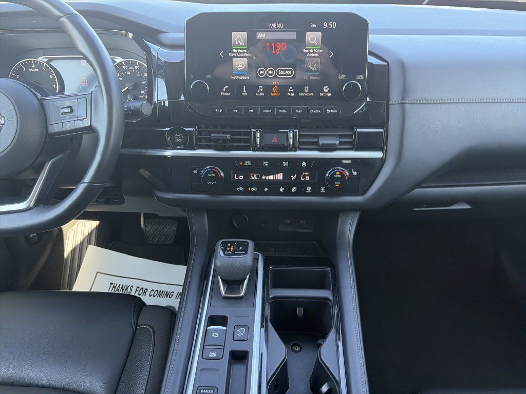 Used 2025 Nissan Pathfinder SL FWD image 16