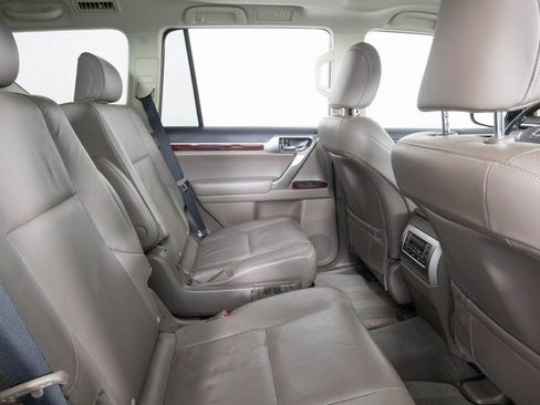 Used 2019 Lexus GX 460 Premium image 18