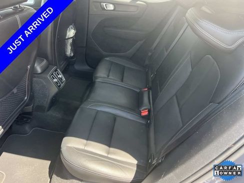 Used 2021 Volvo XC40 T5 Momentum w/ Premium Package AWD/4WD image 19