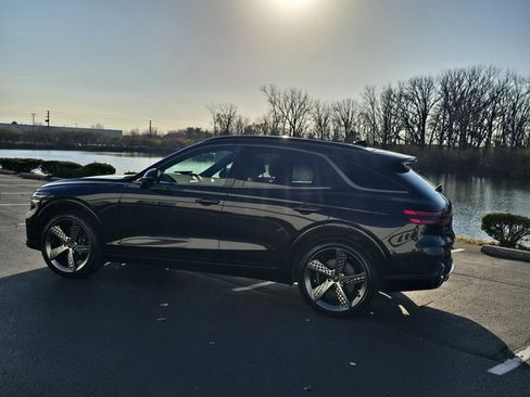 Used 2023 Genesis GV70 2.5T w/ Sport Prestige Package image 8