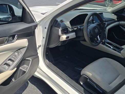 Used 2018 Honda Accord LX image 9