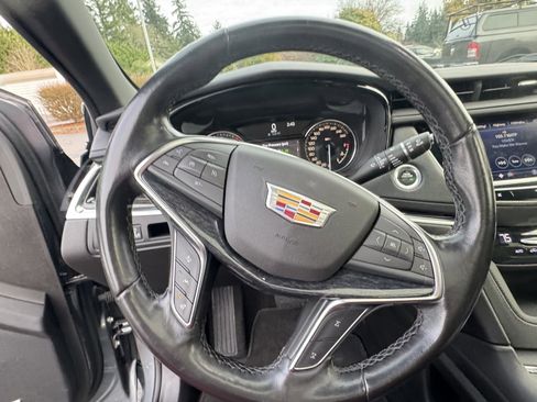 Used 2021 Cadillac XT5 Premium Luxury image 17