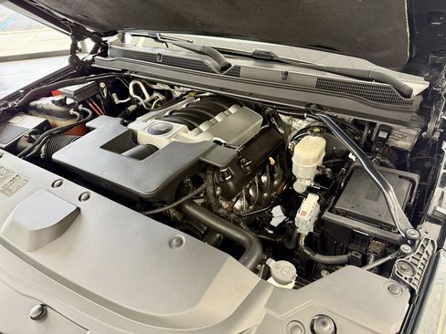Used 2018 Cadillac Escalade 2WD image 19