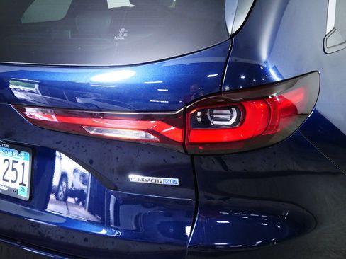 Certified 2024 MAZDA CX-90 Plug-In Hybrid w/ Premium Plus AWD/4WD image 17