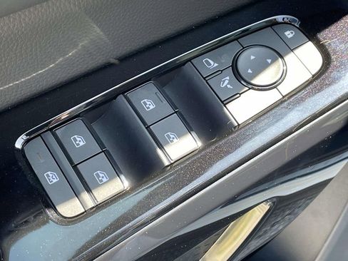 New 2026 Nissan Pathfinder Platinum image 18