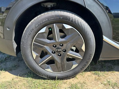 New 2025 Kia EV6 Light w/ Light LR Technology Package image 17