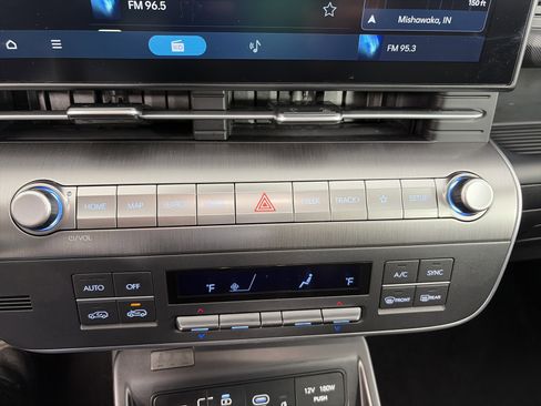 Used 2024 Hyundai Kona Limited AWD/4WD image 24