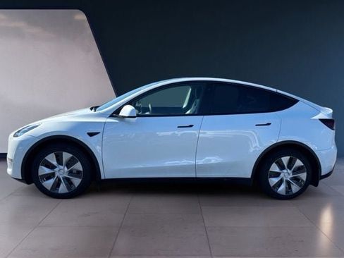 Used 2021 Tesla Model Y Long Range AWD/4WD image 2
