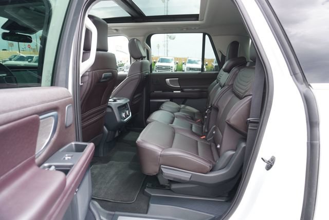 Used 2025 Ford Expedition Max Platinum w/ Platinum Ultimate Package AWD/4WD image 21