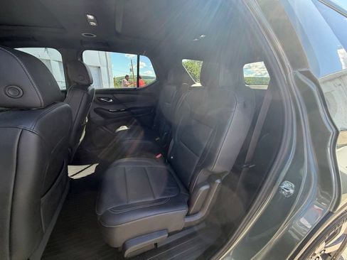 Used 2023 Chevrolet Traverse LT w/ LT Premium Package AWD/4WD image 10