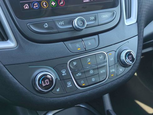Used 2024 Chevrolet Malibu LT FWD image 18