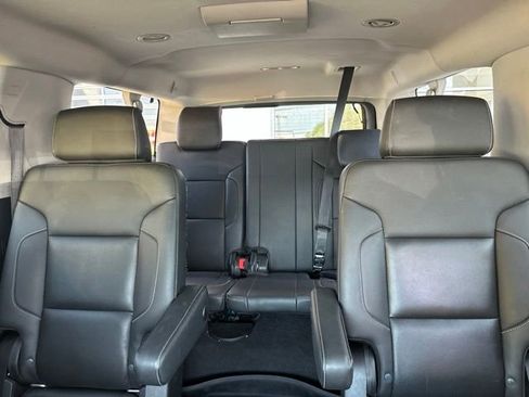 Used 2020 GMC Yukon XL SLT w/ Premium Edition AWD/4WD image 9