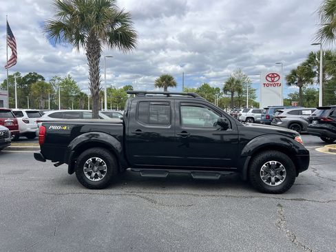 Used 2021 Nissan Frontier PRO-4X w/ Pro-4x Utility Package image 11