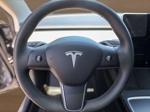 Used 2021 Tesla Model 3 Standard Range Plus RWD image 11